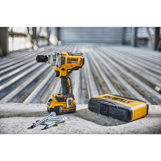 18V XR Brushless Compact High Torque 1/2" Impact Wrench - Bare Unit